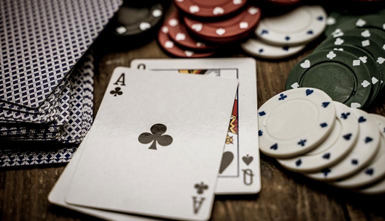 How to Deal 5 Card Poker